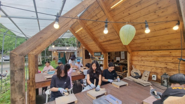 [0625]7.사진자료(비두초, 숲에서 배우고, 함께여서 단단해졌다)(2).jpg