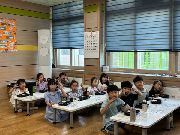 한수원 지원 도시락 학생 사진.jpg