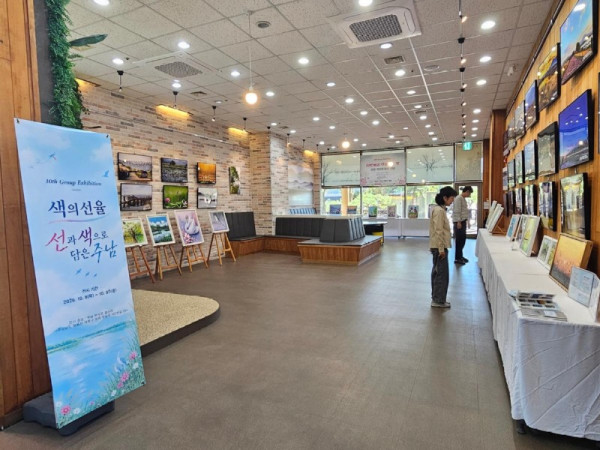 주남저수지“선과색으로담아낸주남!”특별전개최(푸른도시사업소주남저수지과)(1).jpg.1200x1200.jpg