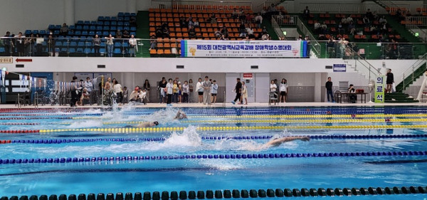 2-1.+교육감배+장애학생수영대회+운영+사진1.jpg